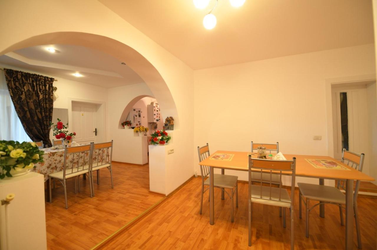 Apartmán Casa Mirandre Haţeg Exteriér fotografie